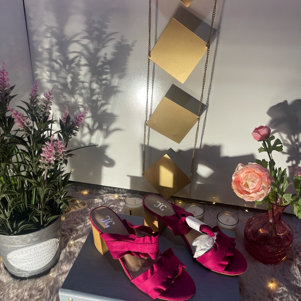 Fuchsia heels - Picture 6 of 6